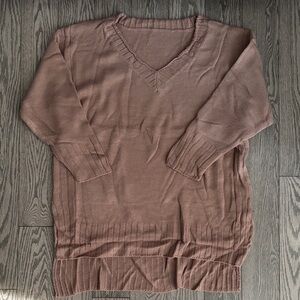 NEW Bloomchic V-Neck Top🌟